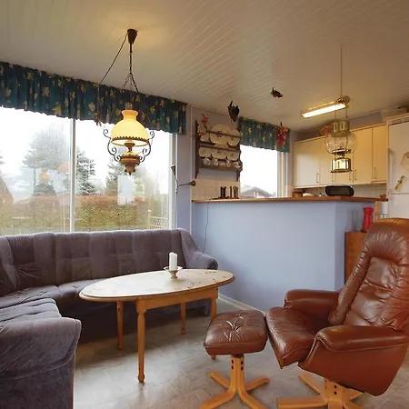 Four-bedroom Holiday In Hejls